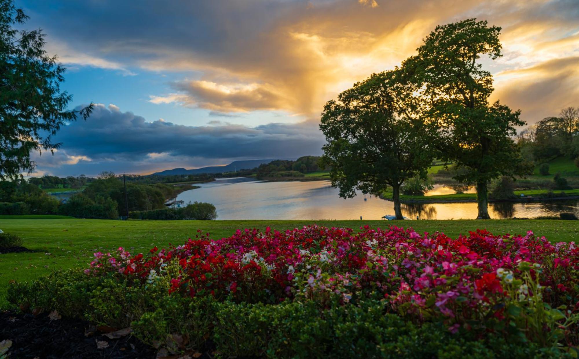 Killyhevlin Lakeside Hotel & Lodges Enniskillen Exterior foto